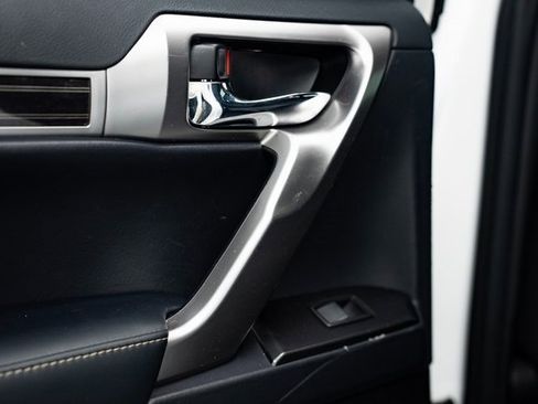 Used 2023 Lexus GX 460 Premium image 24