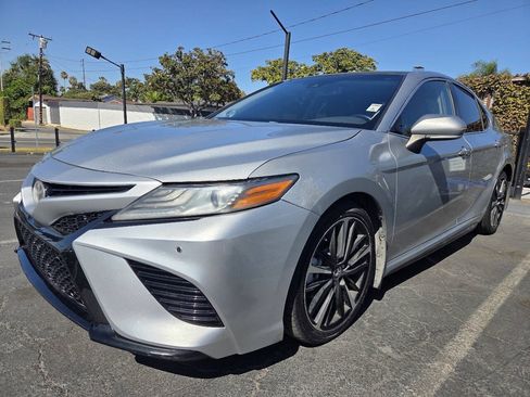 Used 2018 Toyota Camry XSE FWD image 2