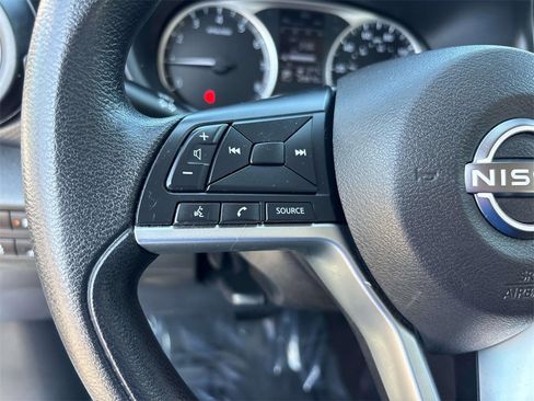 Used 2022 Nissan Kicks S image 20