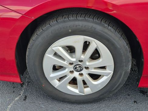 Used 2017 Toyota Prius Two FWD image 10