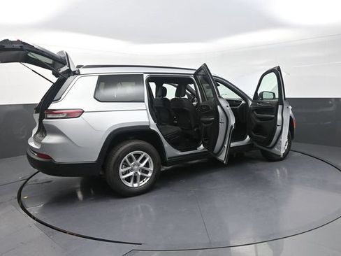 Used 2025 Jeep Grand Cherokee L Laredo AWD/4WD image 36