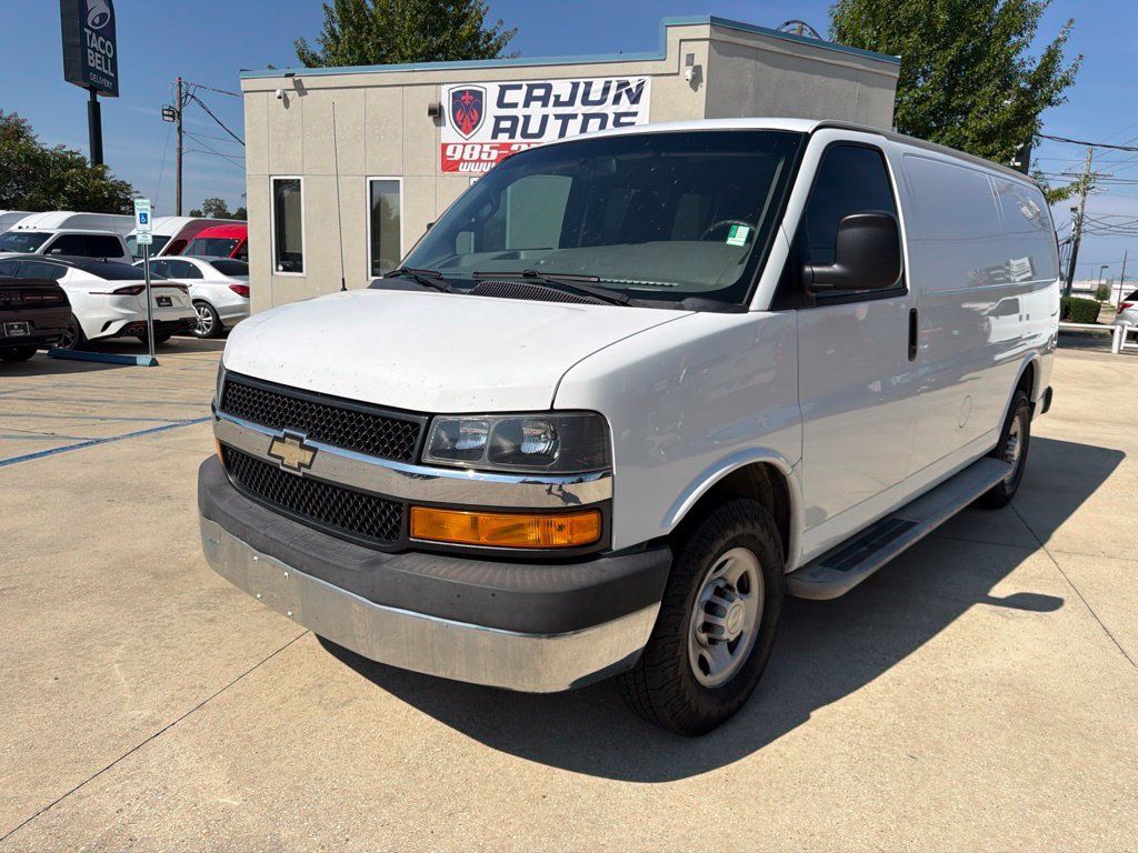 Used 2019 Chevrolet Express 2500 w/ Driver Convenience Package RWD image 3