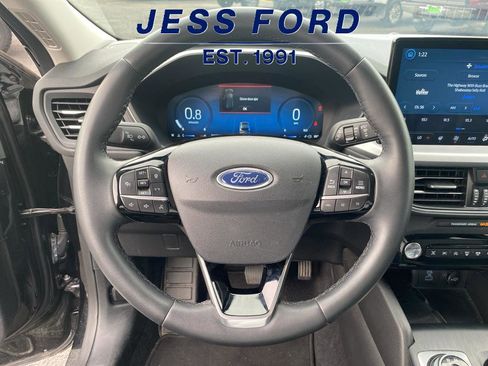 Used 2023 Ford Escape Platinum image 12