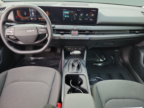 Used 2025 Kia K4 FWD image 13
