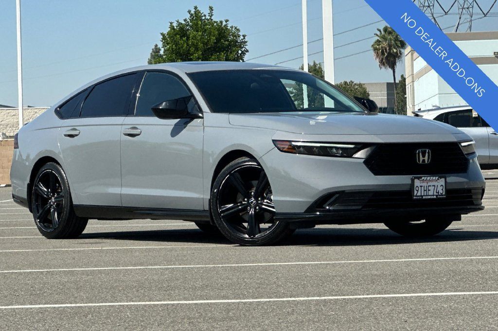 Used 2025 Honda Accord Sport image 2