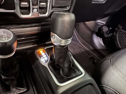 Used 2022 Jeep Wrangler Unlimited Sport AWD/4WD image 25