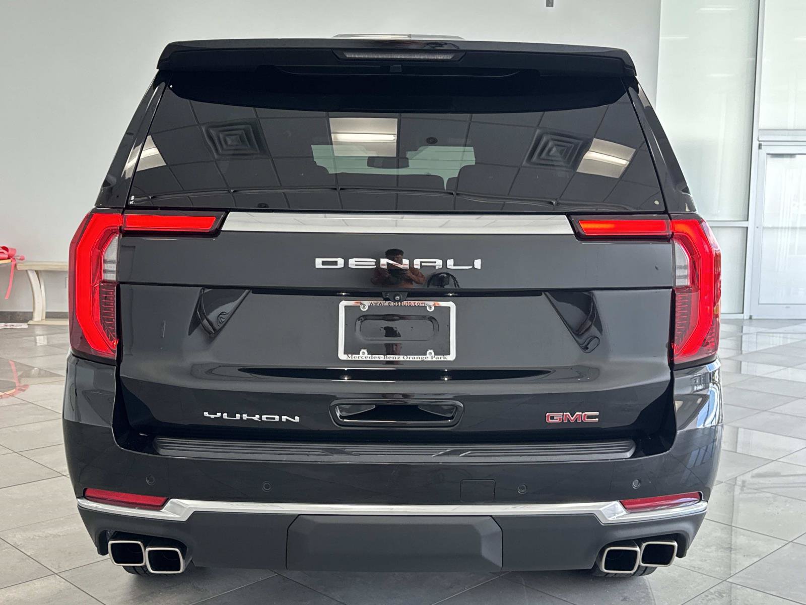 Used 2025 GMC Yukon Denali RWD image 24