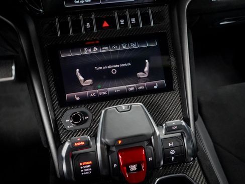 Used 2023 Lamborghini Urus Performante AWD/4WD image 26