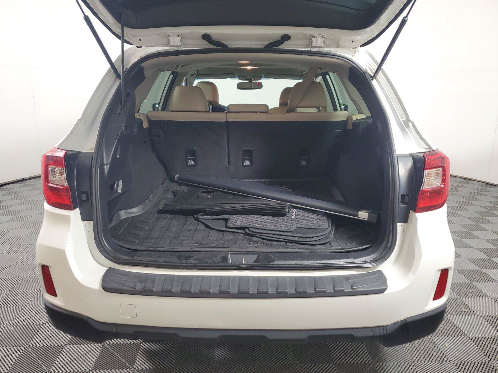 Used 2017 Subaru Outback 2.5i Limited w/ Popular Package #5 AWD/4WD image 9
