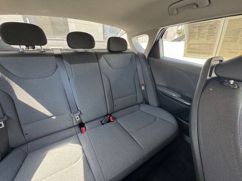 Used 2025 Kia K4 FWD image 32