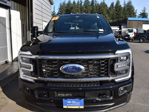 Certified 2025 Ford F450 Platinum w/ FX4 Off-Road Package image 2