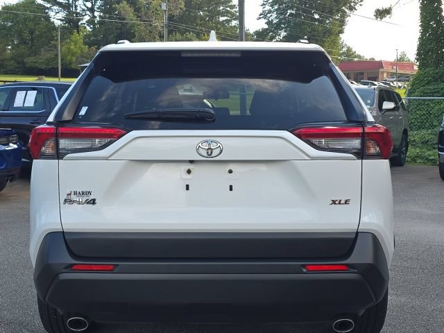 Used 2019 Toyota RAV4 XLE Premium FWD image 5