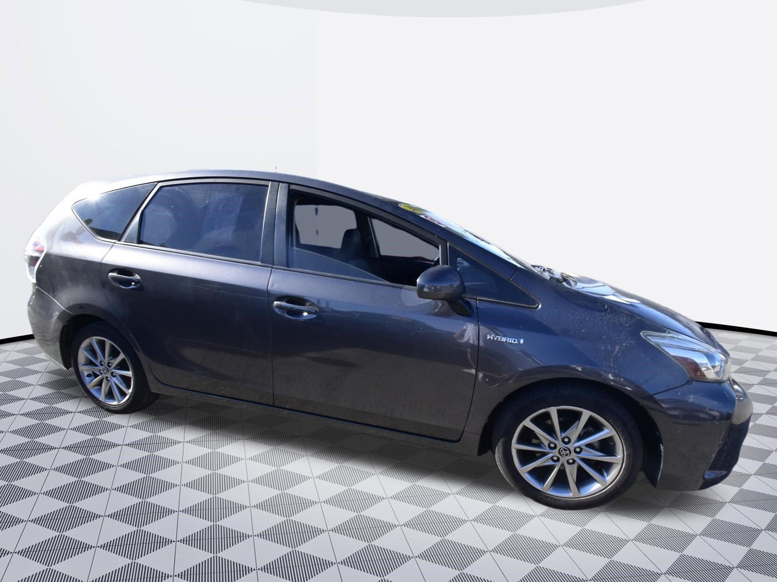 Used 2015 Toyota Prius V Five FWD image 6