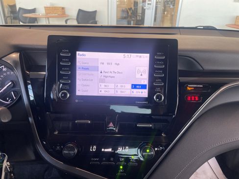 Used 2023 Toyota Camry SE image 12