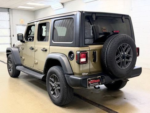 Used 2025 Jeep Wrangler Unlimited Sport AWD/4WD image 7