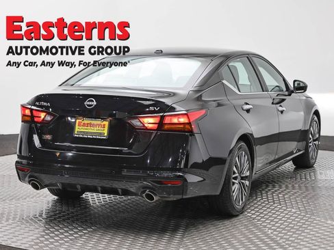 Used 2024 Nissan Altima 2.5 SV w/ SV Premium Package FWD image 5