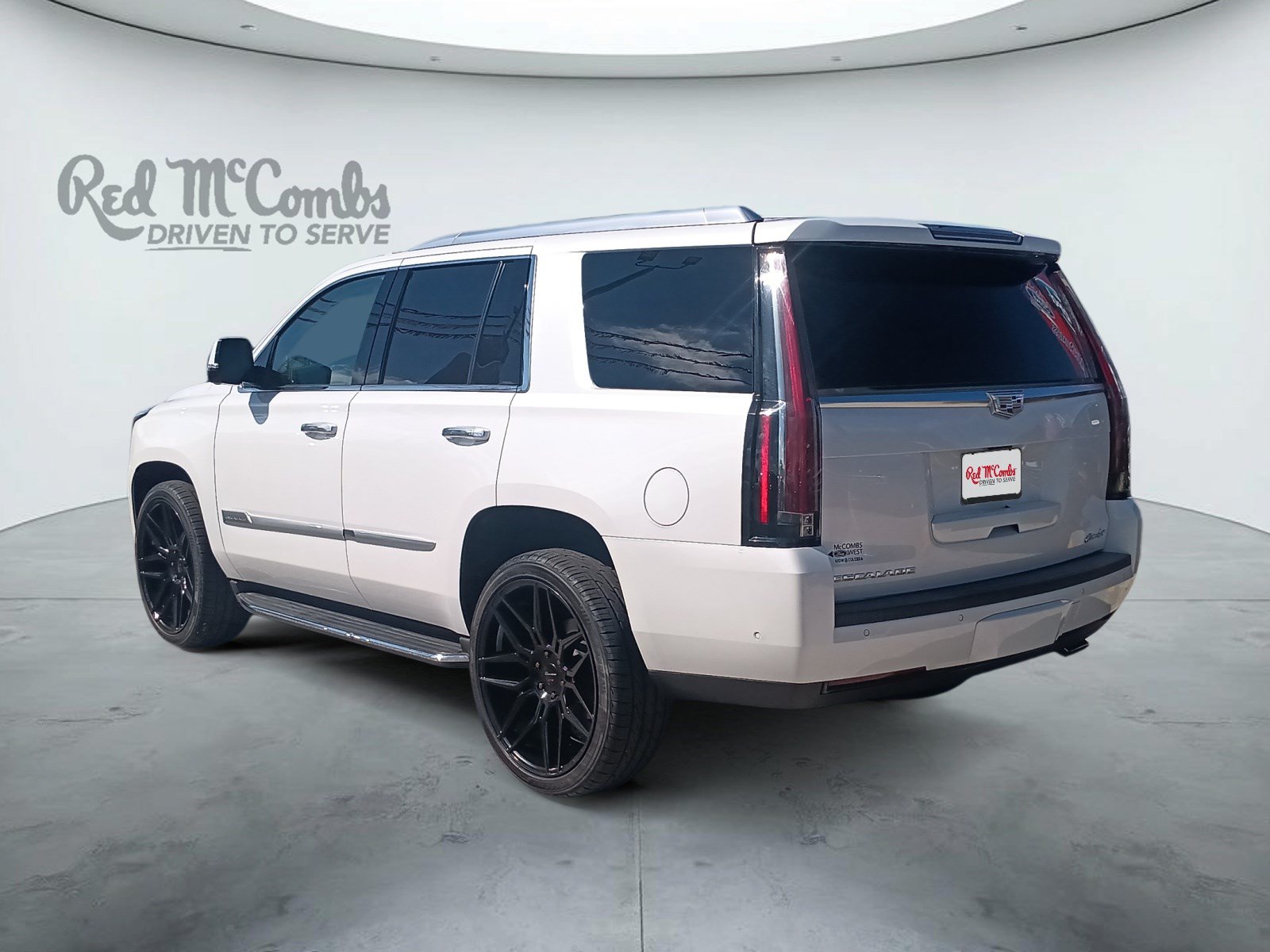 Used 2019 Cadillac Escalade Premium Luxury AWD/4WD image 7