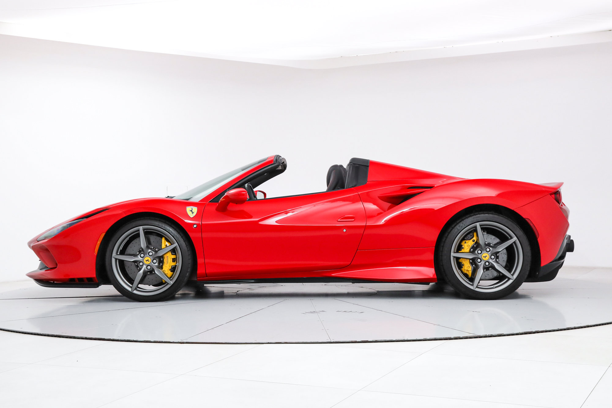 Certified 2023 Ferrari F8 Tributo RWD image 2
