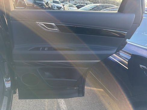 Used 2025 Genesis GV80 2.5T Standard image 12