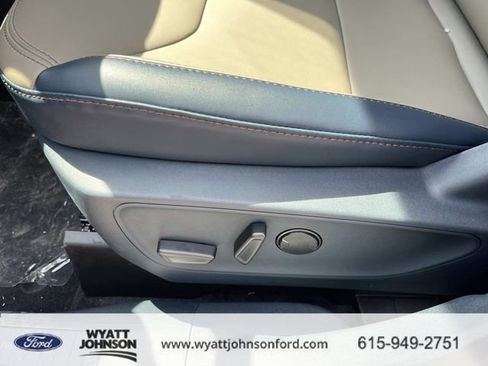 New 2026 Ford Maverick Lariat image 23