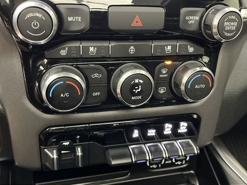 Used 2021 RAM 1500 Laramie w/ Night Edition AWD/4WD image 23