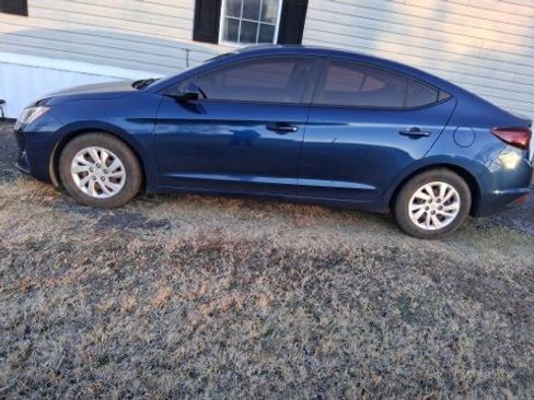 Used 2019 Hyundai Elantra SE w/ Cargo Package image 2