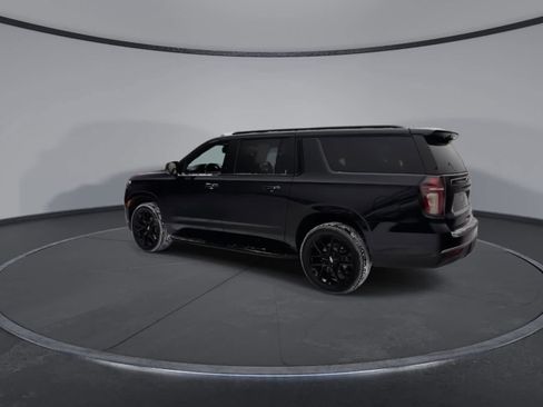 Used 2022 Chevrolet Suburban RST image 6