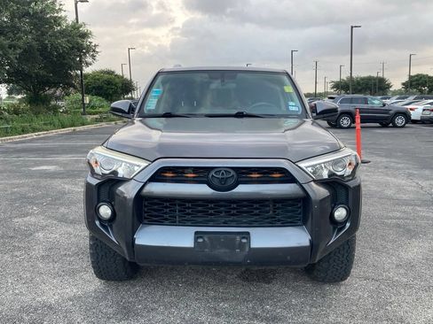 Used 2018 Toyota 4Runner SR5 RWD image 2