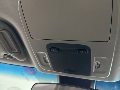 Used 2018 Toyota Camry SE FWD image 39