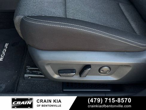 Used 2024 Nissan Rogue SV image 12