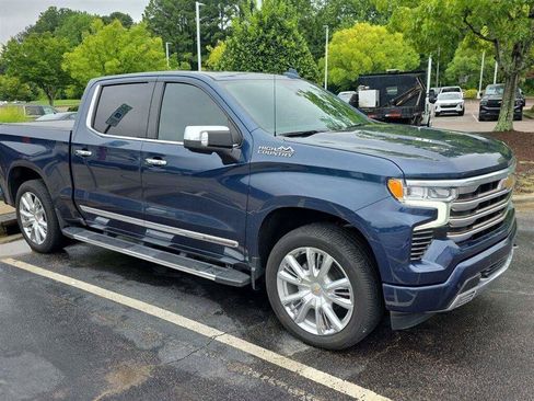 Used 2022 Chevrolet Silverado 1500 High Country w/ High Country Premium Package AWD/4WD image 2