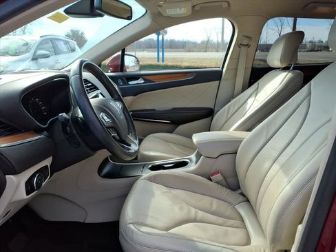 Used 2017 Lincoln MKC Select w/ Lincoln MKC Climate Package image 25