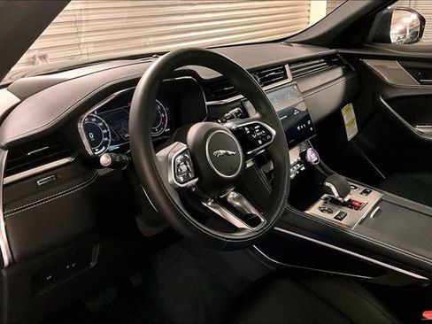 Certified 2025 Jaguar F-PACE R-Dynamic S image 24