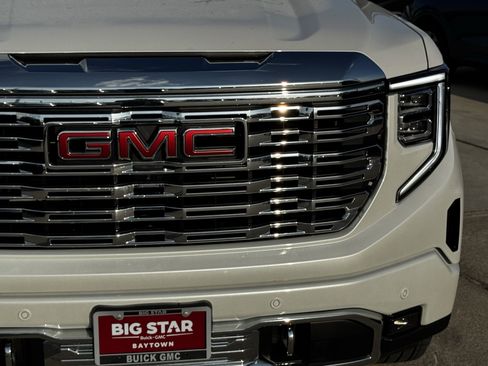 Used 2025 GMC Sierra 1500 Denali AWD/4WD image 5