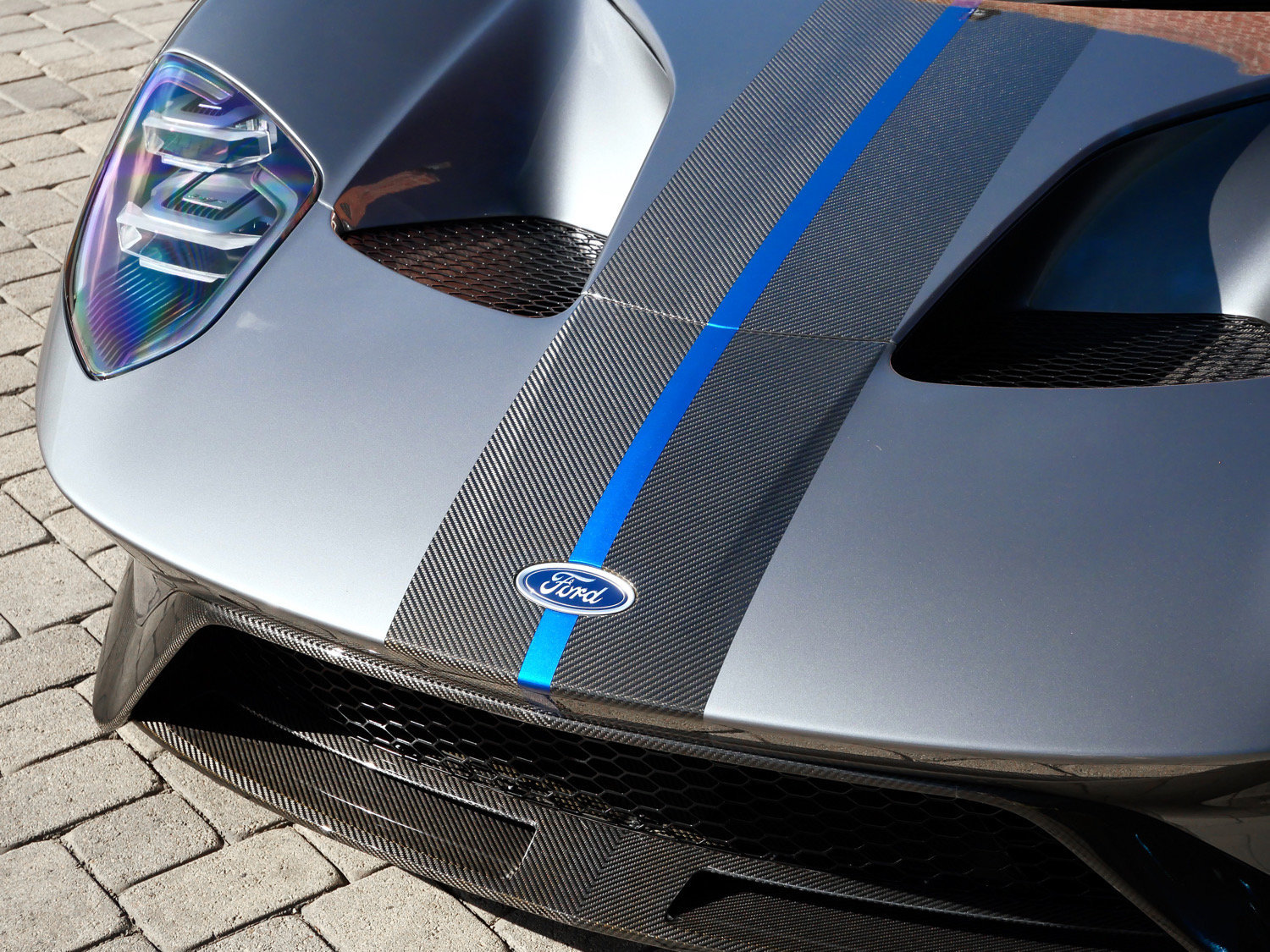 Used 2020 Ford GT Carbon Series RWD image 36