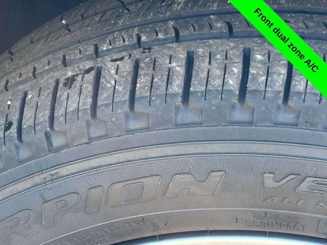 Used 2024 Jeep Grand Cherokee Summit AWD/4WD image 36