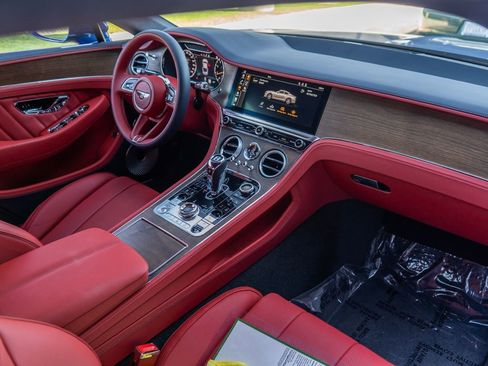 Used 2024 Bentley Continental GT AWD/4WD image 11