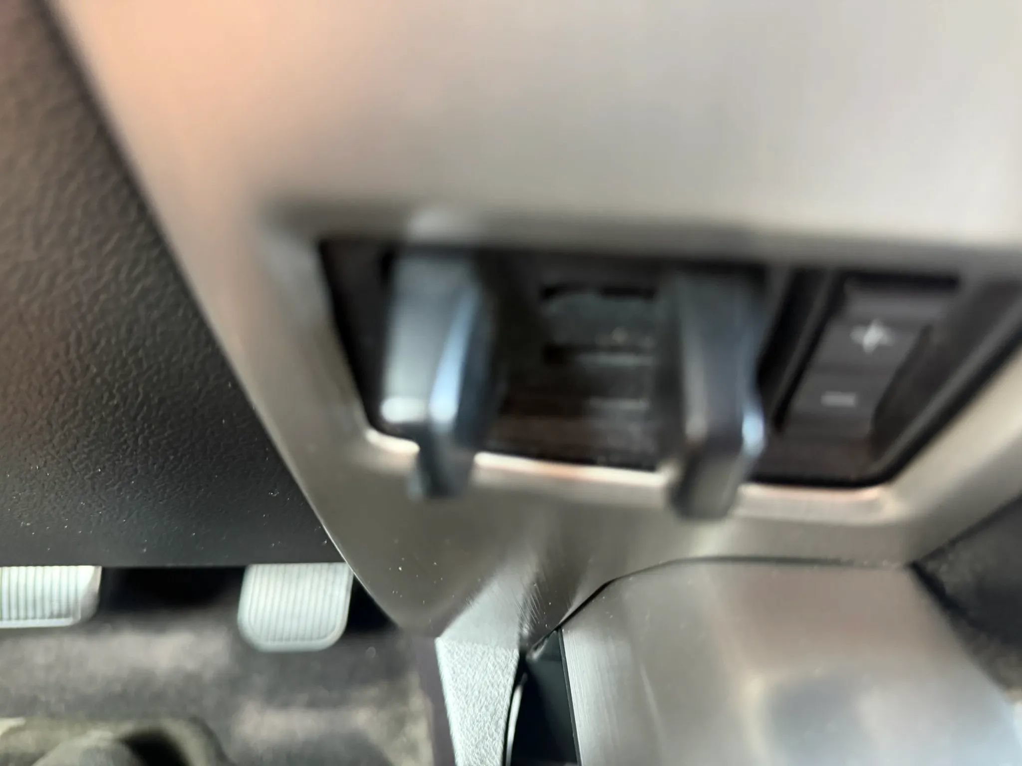 Used 2015 Ford F150 Platinum w/ Equipment Group 701A Luxury AWD/4WD image 19