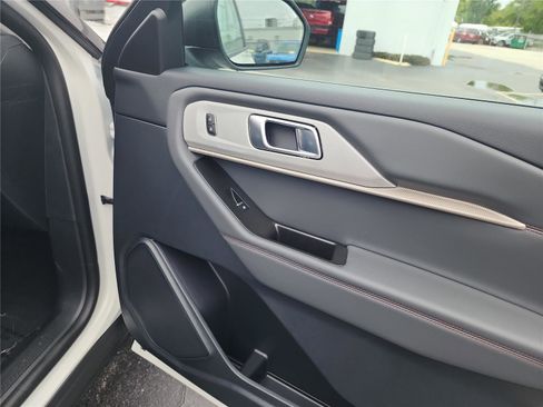 New 2026 Ford Explorer Active RWD image 22