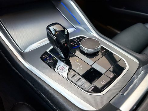 Used 2021 BMW X6 xDrive40i w/ Premium Package 2 image 18