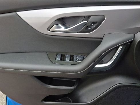 Used 2025 Chevrolet Blazer LT image 12