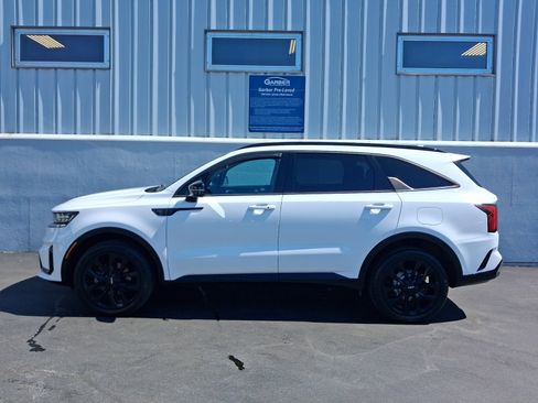 Used 2022 Kia Sorento SX AWD/4WD image 2