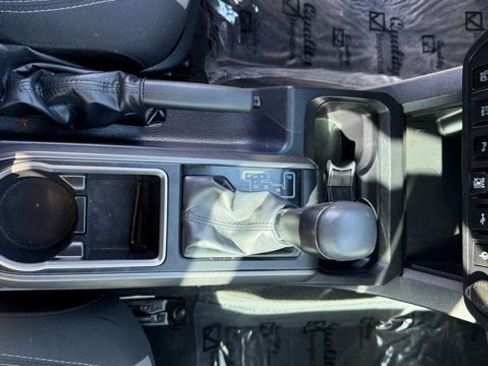 Used 2022 Toyota Tacoma TRD Sport w/ Technology Package image 18