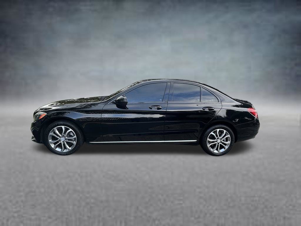 Used 2017 Mercedes-Benz C 300 4MATIC Sedan image 4