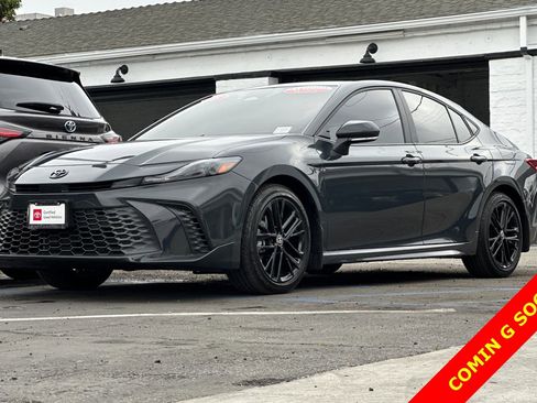 Used 2025 Toyota Camry SE w/ Multimedia Upgrade Package image 8