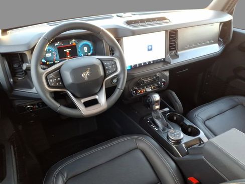 New 2025 Ford Bronco Badlands image 6