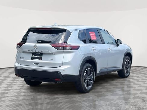 Certified 2025 Nissan Rogue SV AWD/4WD image 4