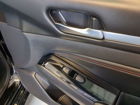 Used 2023 Nissan Altima 2.5 SR w/ SR Premium Package FWD image 35