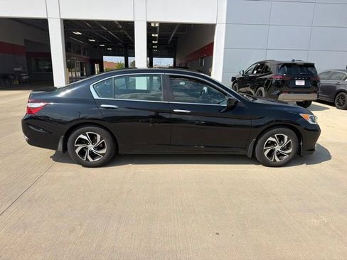 Used 2017 Honda Accord LX image 4