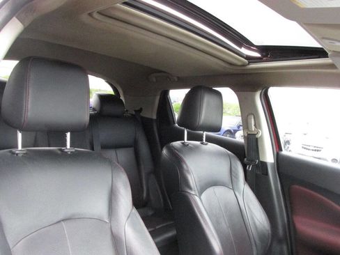 Used 2012 Nissan Juke SL image 32